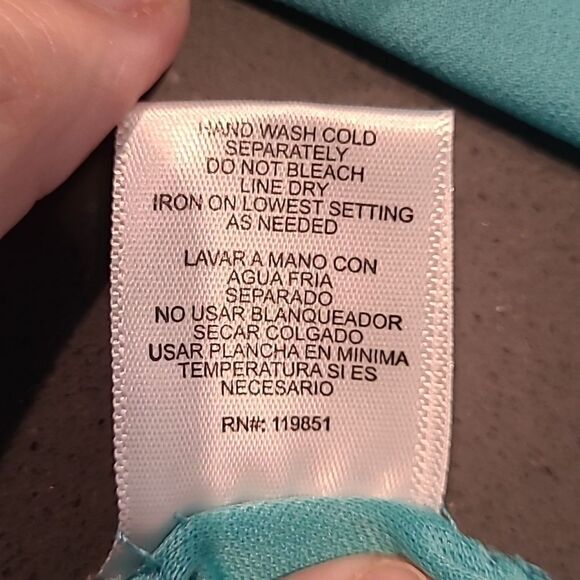 Free 2 luv sz 2X cold shoulder blouse - Picture 9 of 10